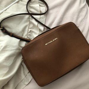 EUC Michael Kors Jet Set Crossbody